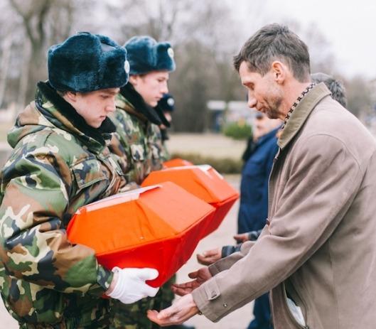 Будет пухом солдату родная земля