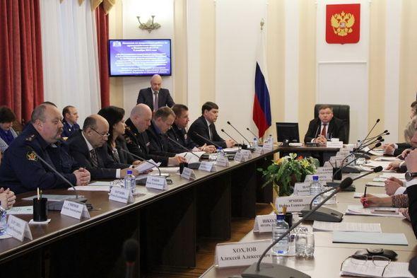 Государственным и муниципальным служащим региона будет предложено заполнять декларации конфликта интересов