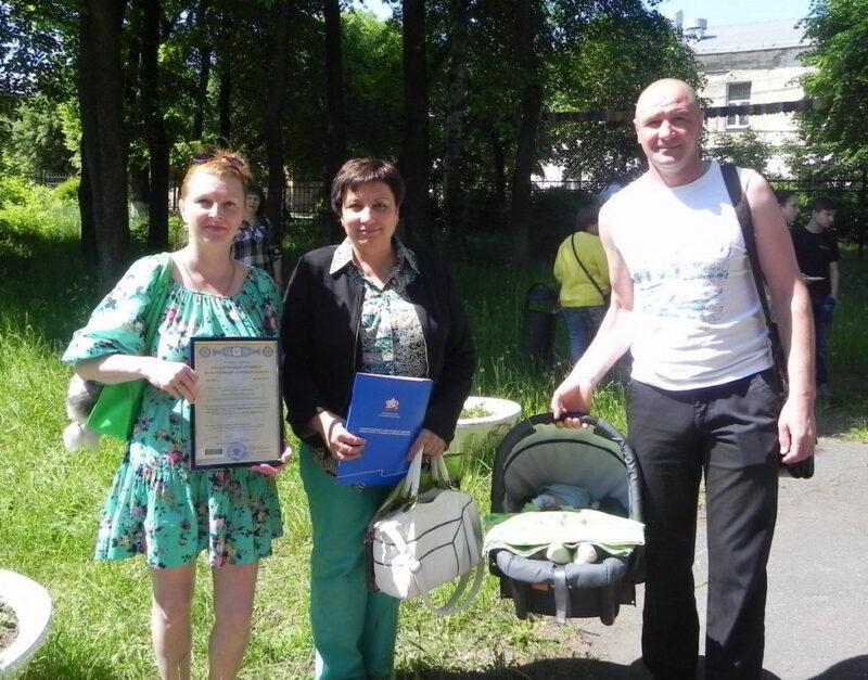 В.Д.Комарова с семьей Гринчук