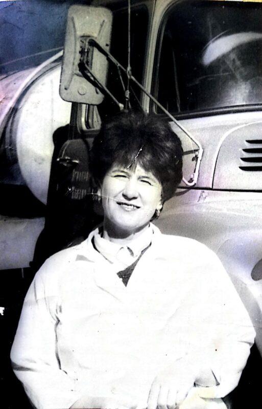 Н.И.Аксенова на молокозаводе, 80-е годы