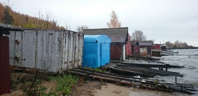 В Юрьевецком районе в водоохраной зоне незаконно построили семь гаражей
