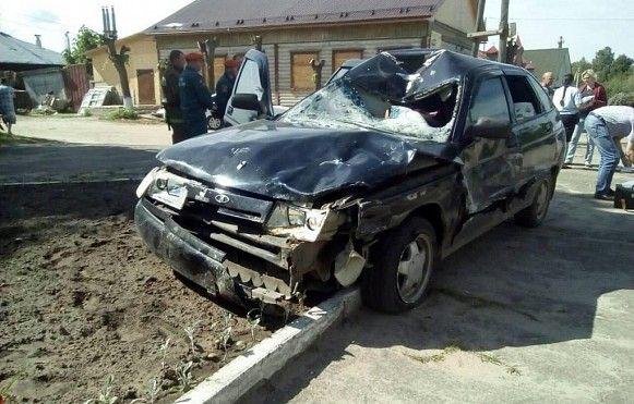 Автомобиль влетел в группу велосипедистов: двое погибших