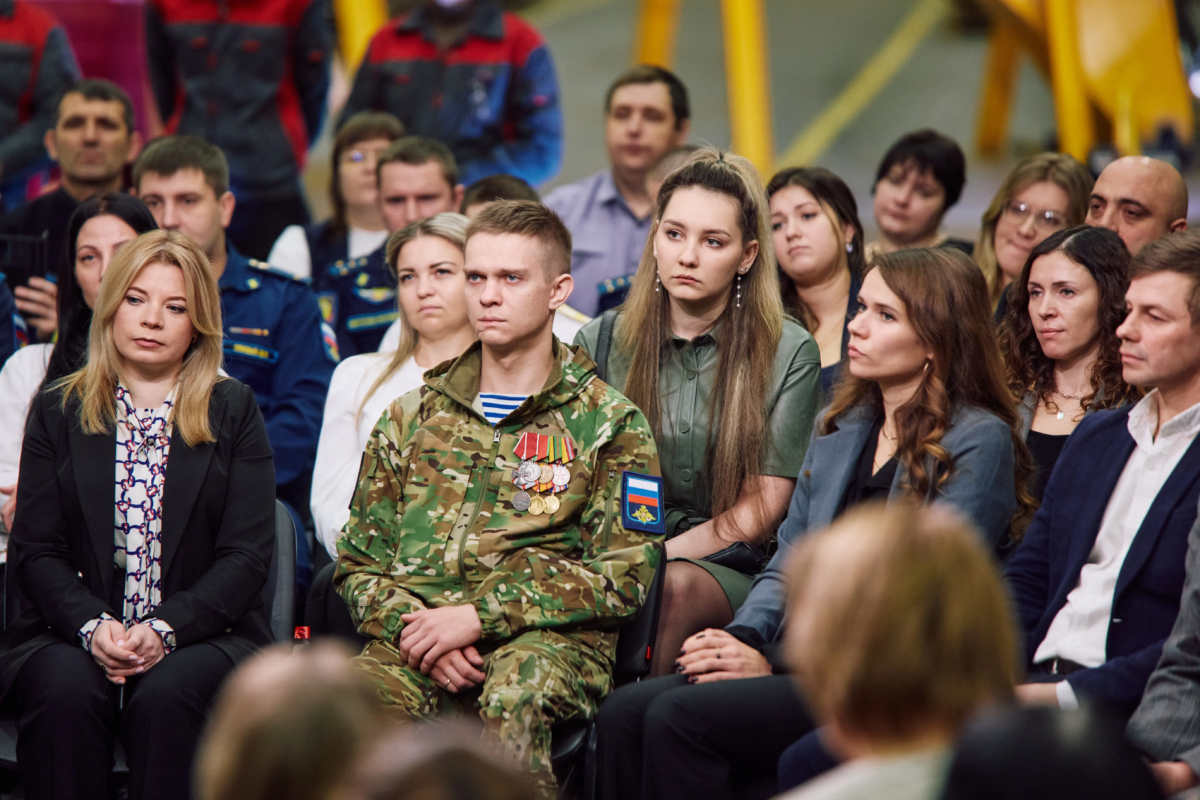 Уникальную региональную меру поддержки – сертификат на бесплатное высшее образование оформили свыше трёх тысяч семей участников СВО