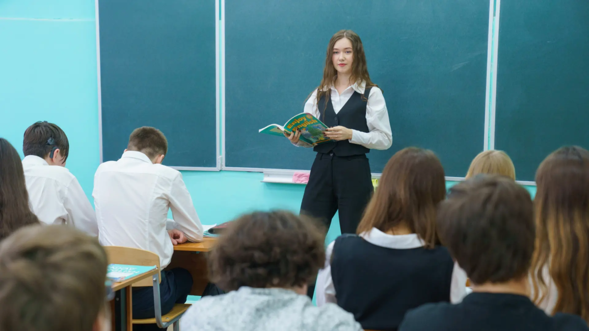 Губернатор увеличил выплату на ипотеку для молодых учителей до 600 тысяч
