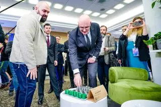 Ивановские ученые представили разработки новых материалов на столичном форуме будущих технологий
