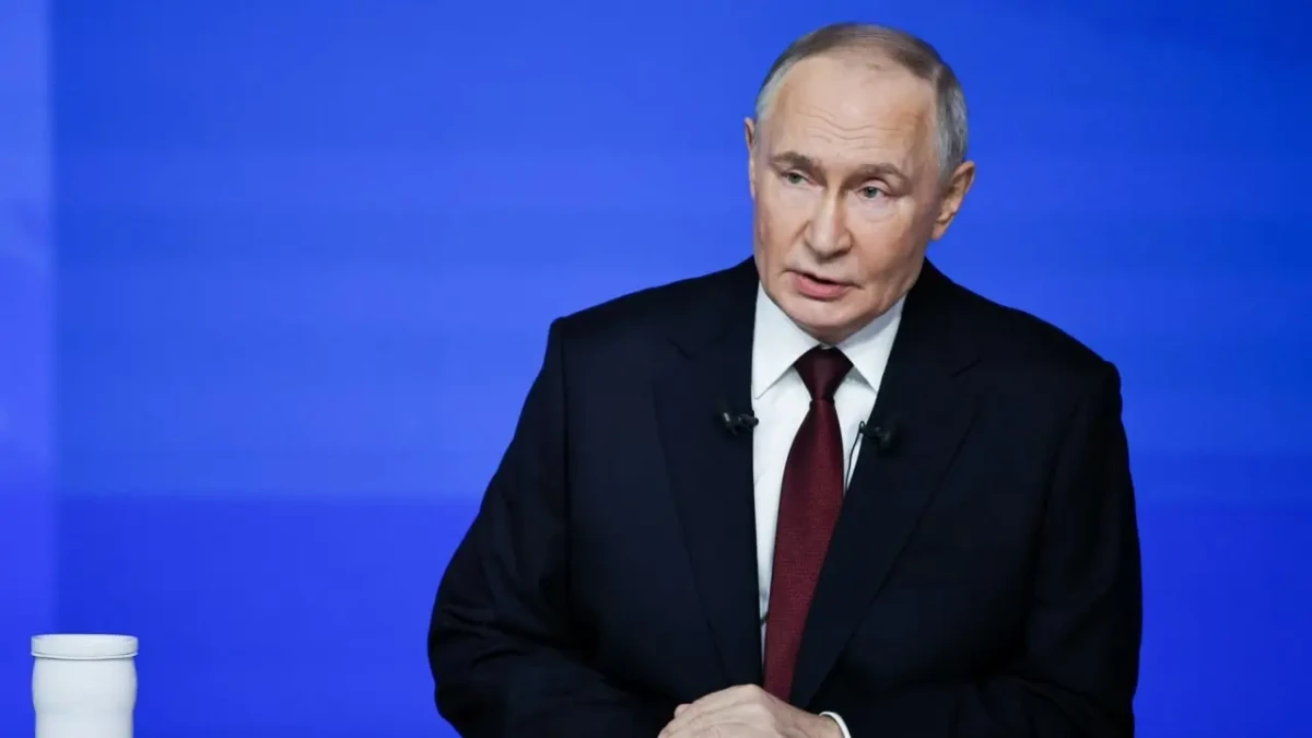 Президент России Владимир Путин подвел итоги года и ответил на вопросы журналистов и жителей в прямом эфире в ходе традиционной прямой линии