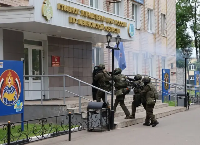 В Иванове провели учения по пресечению теракта — условного террориста «нейтрализовали»