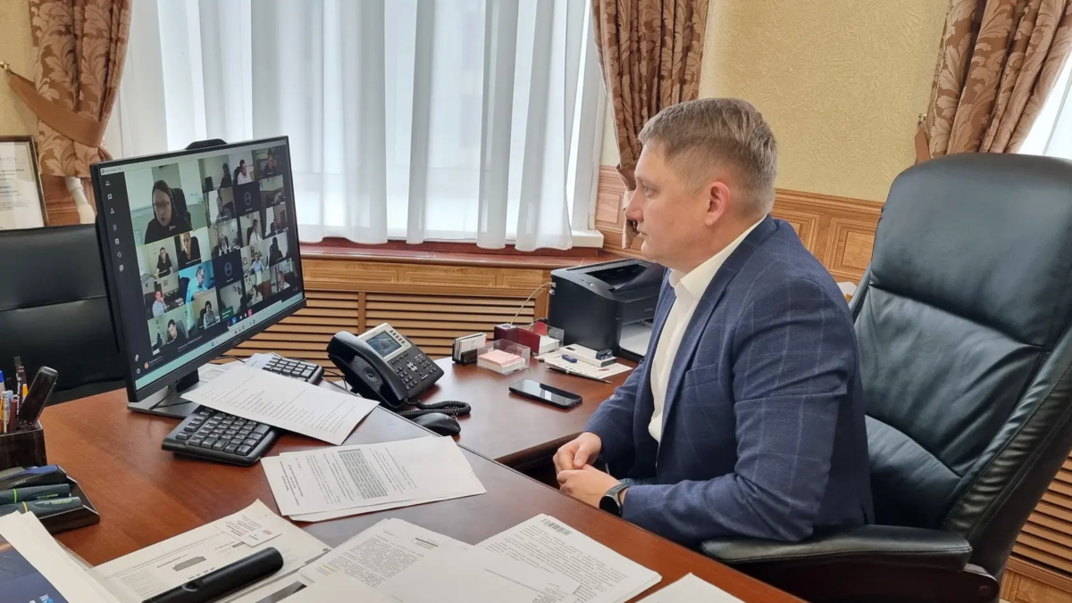 Когда включат отопление: главное с совещания в правительстве области