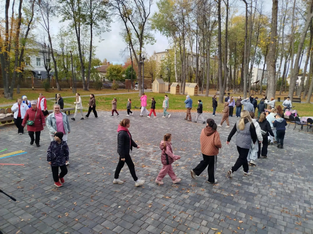 В Городском саду прошёл спортивный семейный фестиваль — участвовали 12 семей